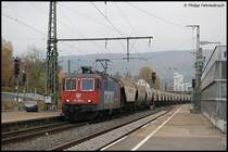 412 396-3 zieht am 26.10.07 einen Transc�r�ales-Umleiter durch den Aalener Bahnhof in Richtung Goldsh�fe.