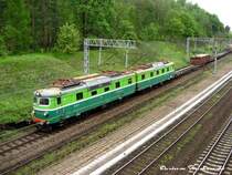 ET40-31 f�hrt mit einem G�terzug am 18.05.2007 durch Bydgoszcz Rynkowo in Richtung Gdansk.