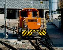 Tmf 2/2 119 in Reichenau-Tamins. Gebaut von Sch�ma findet man diese Rangiertraktoren auf vielen Bahnh�fen.
