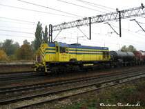 SM48-264 von der LOTOS f�hrt am Ende des Zuges am 02.10.2007 durch Bydgoszcz in Richtung Gdansk.