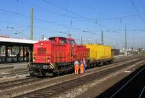 203 002, ex 202 696 mit Putzzug in M�nchen Ost (15.10.2007)