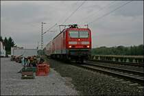 143 054 f�hrt mit der RB 56 (RB39645)  DER ISERLOHNER  zur�ck nach Iserlohn. (03.10.07)