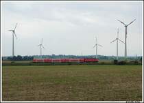 S-Bahn mit einer 143 auf der Linie G�strow-Rostock. Aufgenommen habe ich das Foto am 25.08.07  zwischen L�ssow und Mistorf