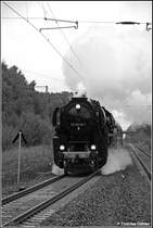 Mit einem Sonderzug aus Nossen zum  Tag der Sachsen  in Reichenbach donnert 52 8079 am 09.09.07 durch Oberlichtenau.
