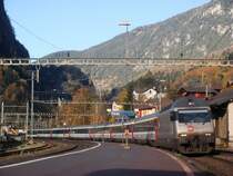 Re 460 107 mit EC nach Milano Cle. bei Faido am 2.11.2007