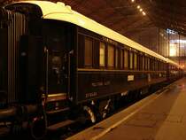 Ein toller Anblick f�r jeden Eisenbahnfan. Der Originale Orient-Express im Bahnhof Budapest Nyugati p�lyaudvar am 25.10.2007