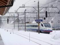ETR 470 bei der Durchfahrt im verschneiten G�schenen am 12.11.2007