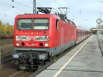 143 643 steht im Hp Bochum-Ehrenfeld mit einer S1 nach D�sseldorf Hbf. (31.10.2007)