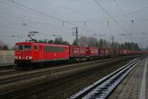 BR 155 084 mit dem  Winner Zug  in Olching am 20.11.07