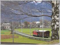 Kurzg�terzug mit Ge 4/4 II bei Igis. (21.11.2007)