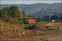 426 022/522 und 426 020/520 fahren bei Hohenlimburg als RE16 (RE 29686)  RUHR-SIEG-EXPRESS  nach Essen Hbf. (06.10.07)