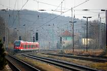 22.11.2007 RE9 von Sassnitz kommend f�hrt im Bf.Lietzow ein.