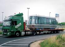 Am 24.07.2006 wurde die hier zu sehende 1. Kabine des Skytrains der 2. Generation am Betriebshof angeliefert (hat die jetzige Bezeichnung 1.1);