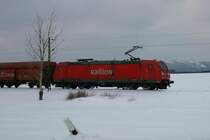 185 177 als Schiebelok hinter einem G�terzug zum Kalkwerk Hornberg; 04.03.2005