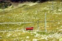 RhB Fotobegleit-Extrazug f�r RH�TIA INCOMING 9966 von Ospizio Bernina nach km 20,400 am 26.08.1995 beim Lago Nero mit Triebwagen ABe 4/4 I 34 - ABe 4/4 I 30. Hinweis: Triebwagen noch in roter Lackierung!
