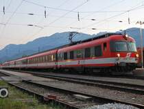 IC 600 mit Triebwagen 4010 011 voran
wartet in der Abendd�mmerung vom 23.09.2007
in Kirchdorf/Kr. auf seine Weiterfahrt nach Linz.