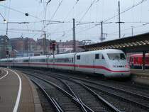 Dieser ICE-2 (Baureihe 402) fuhr am 30.November von Wiesbaden nach M�nchen Hbf. Hier bei der Ausfahrt aus Ulm Hbf.