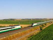 gro�e Freude f�r meinen Gro�en. Die erste selbsfotografierte Zugbegegnung und das mit einer langsamen Powershot. Die Z�ge fahren hier verdammt schnell!