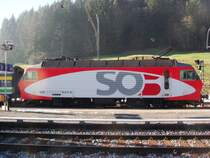 Re 446-018 mit VAE in Biberbrugg am 28.11.2007