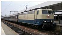 Schon historisch: 181 211 mit dem EC 55 in Mannheim. Sry f�r den abgeschnittenen Zug, war eines meiner ersten Bilder *gg*