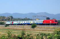 der �stereichische Taurus schiebt mit rasender Geschwindigkeit den Messzug Richtung Arezzo. (Juli 2005)