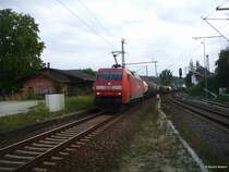 152 038 mit verschiedenen G�terwagen bei einer Durchfahrt in Bad K�sen am 29.08.2007