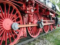 Am 28. April 1977, wurde die Br01 1063 als Denkmal vor dem Hauptbahnhof in Braunschweig aufgestellt und veranschaulicht die faszienierende Technik der Dampf�ra.
