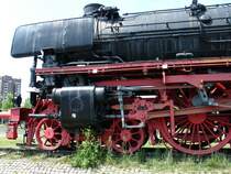 Am 28. April 1977, wurde die Br01 1063 als Denkmal vor dem Hauptbahnhof in Braunschweig aufgestellt und veranschaulicht die faszienierende Technik der Dampf�ra.