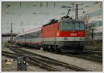 Abschied: Planm��ig wird man seit Fahrplanwechsel keine Lokomotiven der BR 1X44 vor EC’s/IC’s auf der Westbahn mehr antreffen.  OIC 543 “Wiener S�ngerknaben“  von Salzburg nach Wien Westbahnhof am 8.12.2007 bei der Durchfahrt in Penzing.