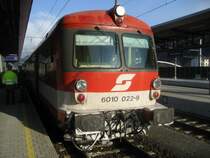 Steuerwagen 6010 022 am Vormittag des 15.12.2007 mit Flugschnee an den Zug- und Sto�vorrichtungen in Bischofshofen.