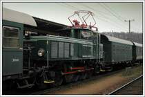 Detailansicht der eingewickelten 1062, welche am 8.12.2007 die Pendelfahrten zwischen H�tteldorf und Heiligenstadt bespannte. Die Aufnahme entstand in Wien H�tteldorf.