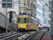 An einem der letzten Betriebstage der 15er f�hrt eine GT-4 Doppelgarnitur in den U-Bahntunnel am Hp Charlottenplatz. (04.12.2007)