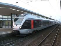 ABELLIO ,Stadler Flirt,RB 40 ,als Doppeltraktion, Essen - Hagen,eine Einheit f�hrt ab Hagen weiter nach Siegen,beim Halt im
Bochumer Hbf,Gleis 5.(18.12.2007) 