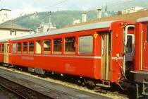 RhB - B 2251 am 28.06.1995 in St.Moritz - 2.Klasse Umbau-Personenwagen in Leichtstahlbauart f�r Stammnetz und Berninabahn - Baujahr 1913 �bernahme 18.01.1962 - SIG/FFA - Fahrzeuggewicht 18,00t - Sitzpl�tze 64 - L�P 16,25m - zul�ssige Geschwindigkeit 90 km/h - �2=06.12.1991 - Logo RhB in deutsch - kleine Klassezahlen, mit gelbe Kennzeichnung an den Ecken - Lebenslauf: ex B4 1105 - 1929 B4� 1105 - 1956 A4� 1105 - 18.01.1962 B4� 2251- 1964 B 2251
