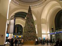 Weihnachtsbaum in der Kuppelhalle Dresden Hbf; Dezember 2007
