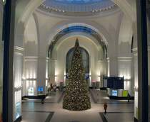 Kuppelhalle Dresden Hbf mit Weihnachtsbaum; Dezember 2006
