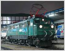 Nach der Ankunft am Wiener S�dbahnhof mit ihrem Sonderzug R 16023
aus Retz wurde 1670.25 wieder zur�ck nach Wien Nord �berstellt.