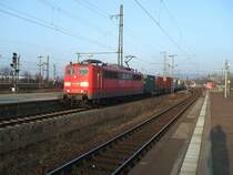 151 149 am 18.12.2007 mit einem Containerzug durch G�ttingen