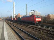 152 137 mit Containern am 18.12.2007 in G�ttingen