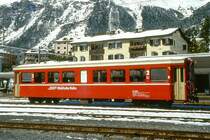 RhB - B 2257 am 04.10.1999 in Samedan - 2.Klasse Umbau-Personenwagen in Leichtstahlbauart f�r Stammnetz und Berninabahn - Baujahr 1911 �bernahme 12.01.1962 - SIG/FFA - Fahrzeuggewicht 18,00t - Sitzpl�tze 64 - L�P 16,25m - zul�ssige Geschwindigkeit 80 km/h - �3=30.06.1999 - Logo RhB in deutsch - gro�e Klassezahlen, dicke Betriebsnummer, mit gelbe Kennzeichnung an den Ecken - Lebenslauf: ex C4 2204 - 1956 B� 2204 - 12.01.1962 B4� 2257 - 1964 B 2257
