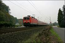 Die 1985 beim VEB Lokomotivbau Elektrotechnische Werke -Hans Beimler-, Hennigsdorf (LEW) gebaute 143 101 sieht einem d�steren Ende entgegen. Nach nur 23 Jahren endet auch sie dann beim Schrotth�ndler....Am 10.10.07 ist von dem Ende noch wenig zusp�ren als sie die RB91 (RB 39167)  RUHR-SIEG-BAHN  nach Siegen bringt.