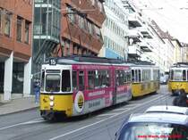 Eine der letzten GT-4 Garnituren (425 und 423), die f�r immer Planm��ig die 15er Linie befahren sollten... wenige Minuten sp�ter wurde feierlich die 15er in die U15 umgetauft und von da an befuhren nur noch Stadtbahnen (DT-8) diese Strecke. Deshalb auch das 'Ade' und die Rose... (08.12.2007, Eugensplatz - Olgaeck)