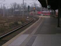 Bahnsteig 4 in Wei�enfels, Blickrichtung Halle (Saale); 17.12.2007