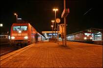 101er Treffen in Dortmund: Rechts steht die 101 011 mit dem IC 2012  Allg�u  von Oberstdorf nach Leipzig (laut Anzeiger bis Magdeburg) und wartet auf die Ausfahrt w�hrend auf der 101 125, die den EC 100 von Chur nach Hamburg-Harburg am Haken hat, dass Personal gewechselt wird. (28.12.07)