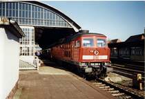 Bevor sich die 642er im kompletten osts�chsischen Raum  breitmachten  �bernahmen auch die G�rlitzer 234 Nebenbahnleistungen. 234 320-0, die 2001 zur 232 904-3 umgebaut wurde, fuhr von Hoyerswerda kommend im Sommer 2000 in G�rlitz ein.