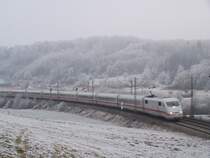 Dieser ICE-1 (Br.401) ist am 27.Dezember 2007 auf dem Weg von M�nchen Hbf nach Berlin-Ostbahnhof. Hier bei Urspring.