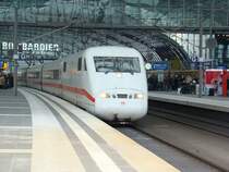 ICE 694 aus Stuttgart nach Berlin Ostbahnhof f�hrt am 29.12.2007 in  den Bahnhof Berlin Hauptbahnhof ein. Getaufter ICE 1  Frankenthal/Pfalz , White Nose ICE.