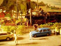 Eine BR01 kurz vorm Wasserfassen. Im Vordergrund sieht man einen Stau, der die Folge eines schweren Unfalls ist.