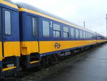 Immer Freitags erreicht eine Wagengruppe aus Niederlande 
Dortmund Hbf.(28.11.2007)