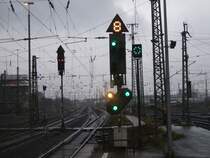 Ausfahrt Signal mit Zp9 (gr�ner Kranz ist Zp9) f�r ICE 2
 Drelitzsch  von Berlin Ostbahnhof nach D�sseldorf im
Dortmunder Hbf.,Gleis 11.(30.12.2007)